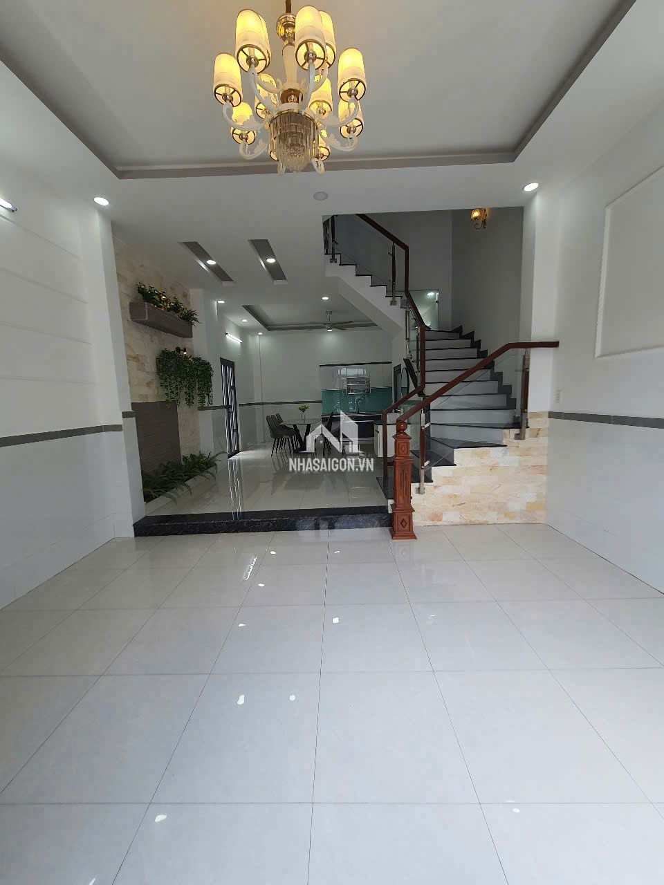 Bán nhà góc 2 mặt tiền đường 11 trường thọ thủ đức TPHCM.Lh 0909428959.